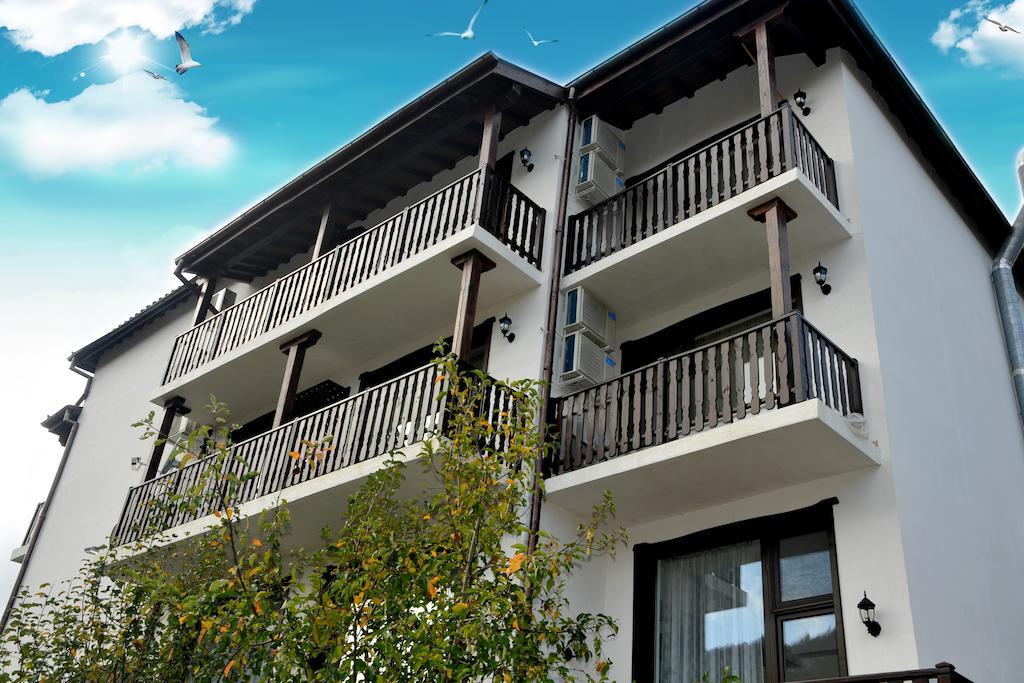 Family Hotel And Restaurant Plamena 오레샤크 외부 사진