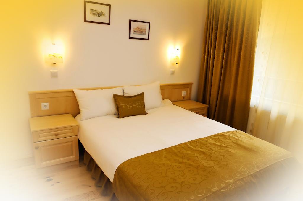 Family Hotel And Restaurant Plamena 오레샤크 객실 사진
