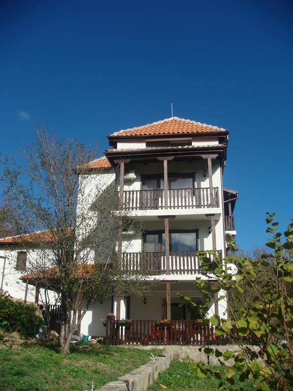 Family Hotel And Restaurant Plamena 오레샤크 외부 사진